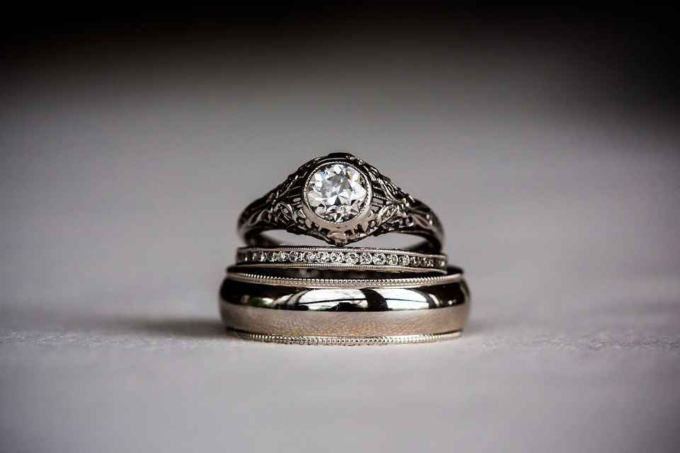 wedding ring with large setting